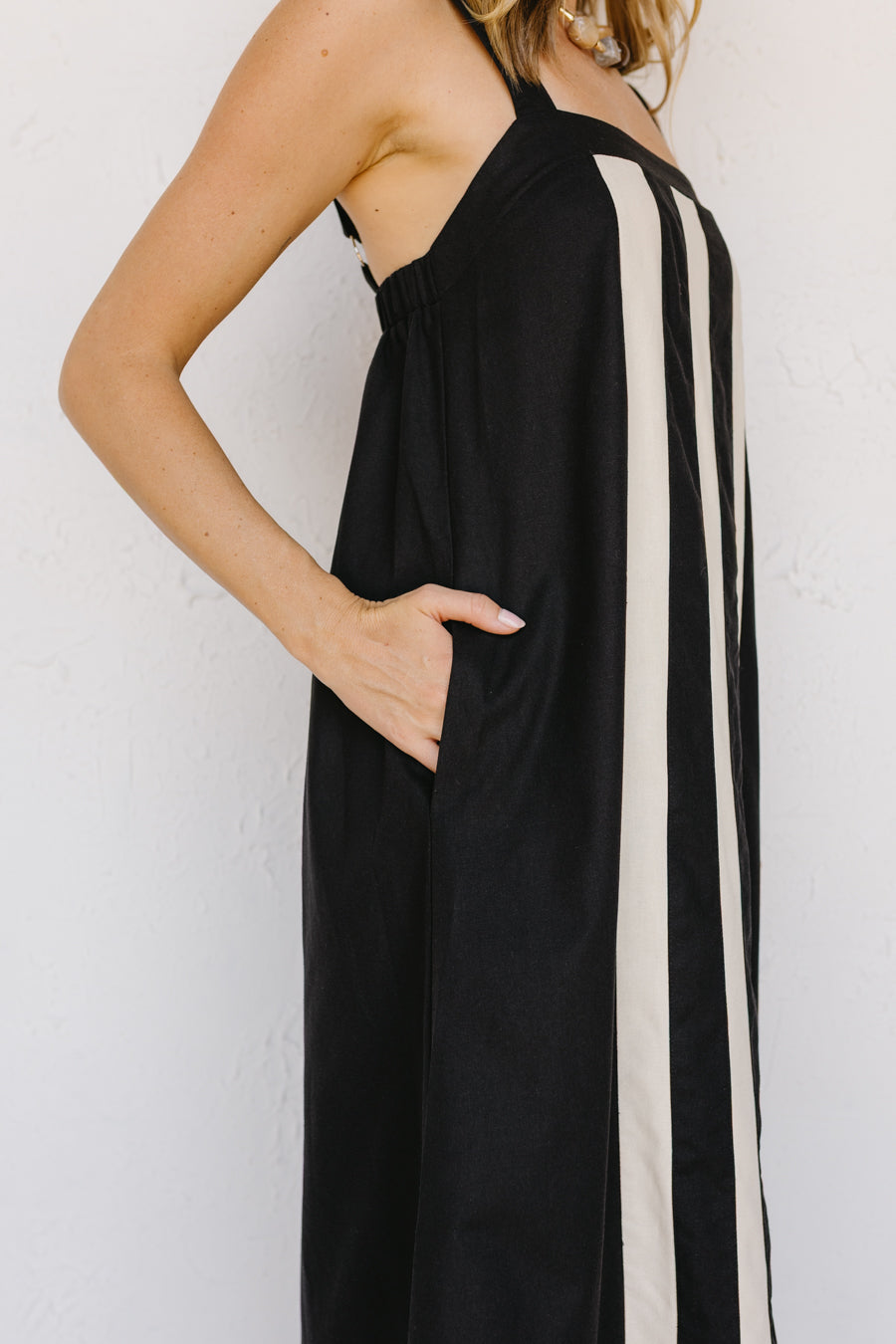 black-linen-maxi-dress-5.jpg